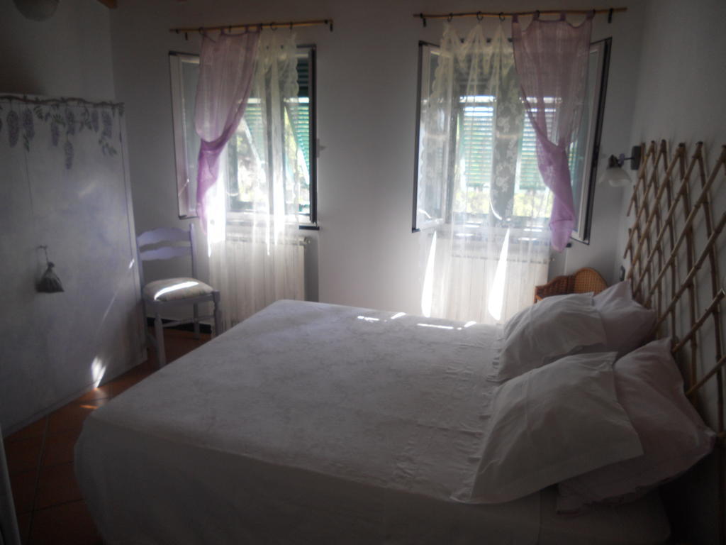 B&B I Glicini Vescina Oda fotoğraf